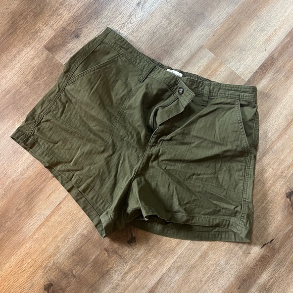 Shorts - Picture 1 of 2